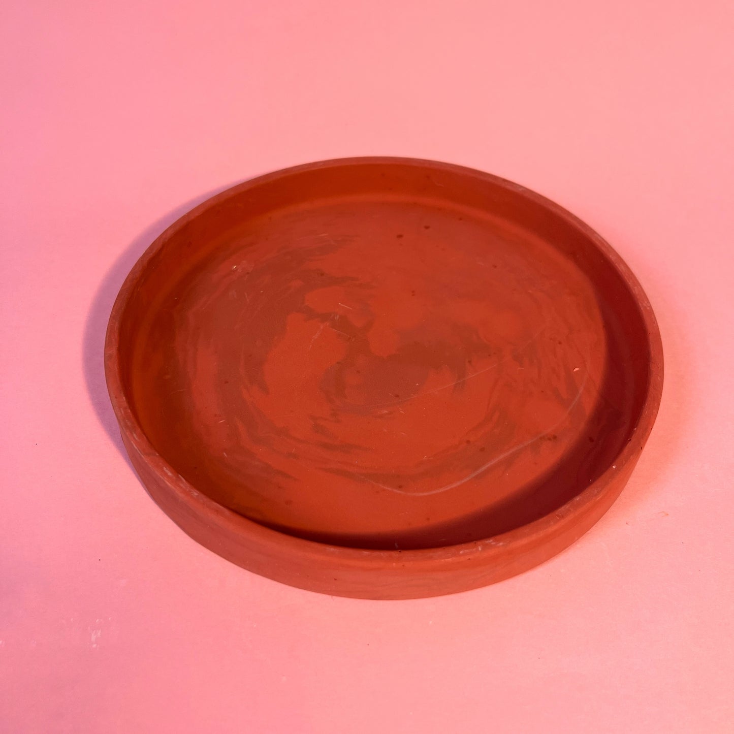 Plateau jesmonite bordeaux