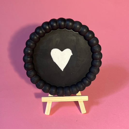 Plateau noir coeur blanc