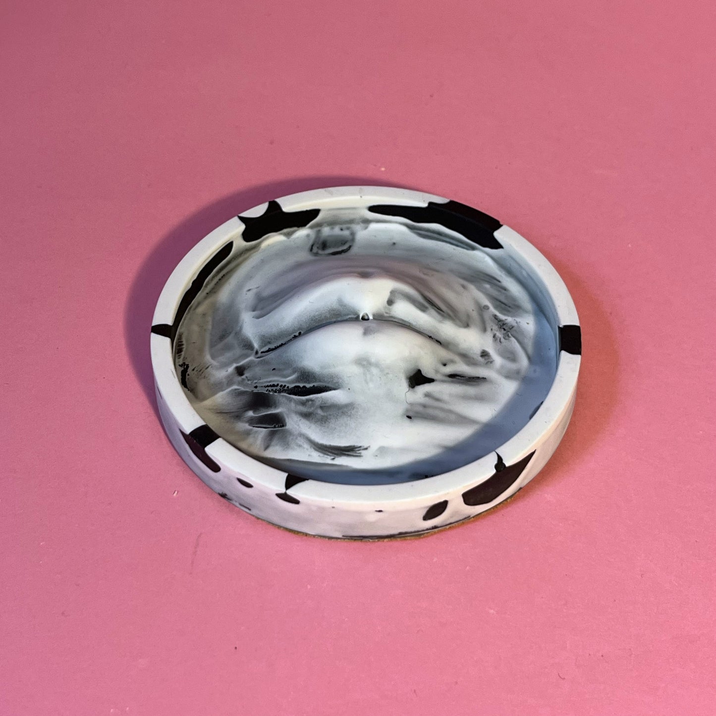 Porte encens bouche noir et blanc