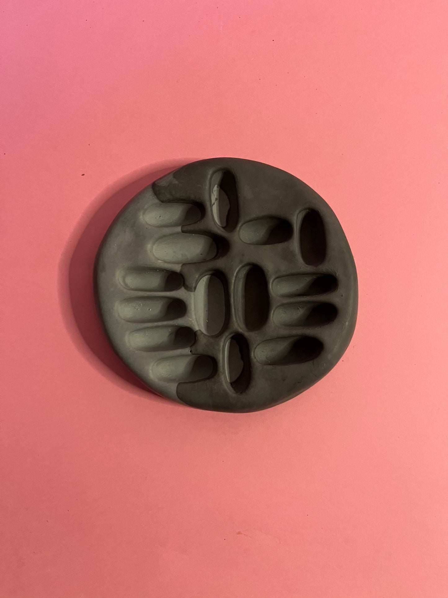 Porte bague gris noir