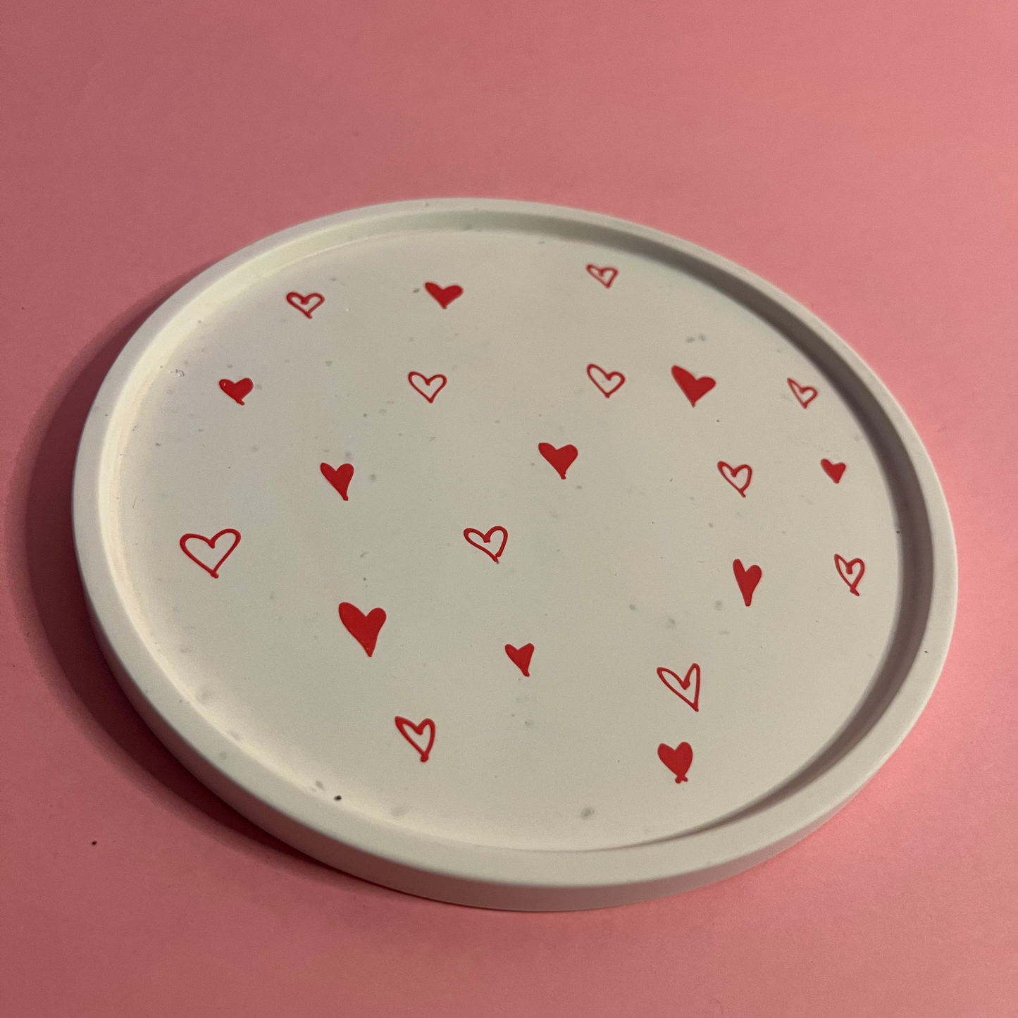 Plateau blanc coeur rouge