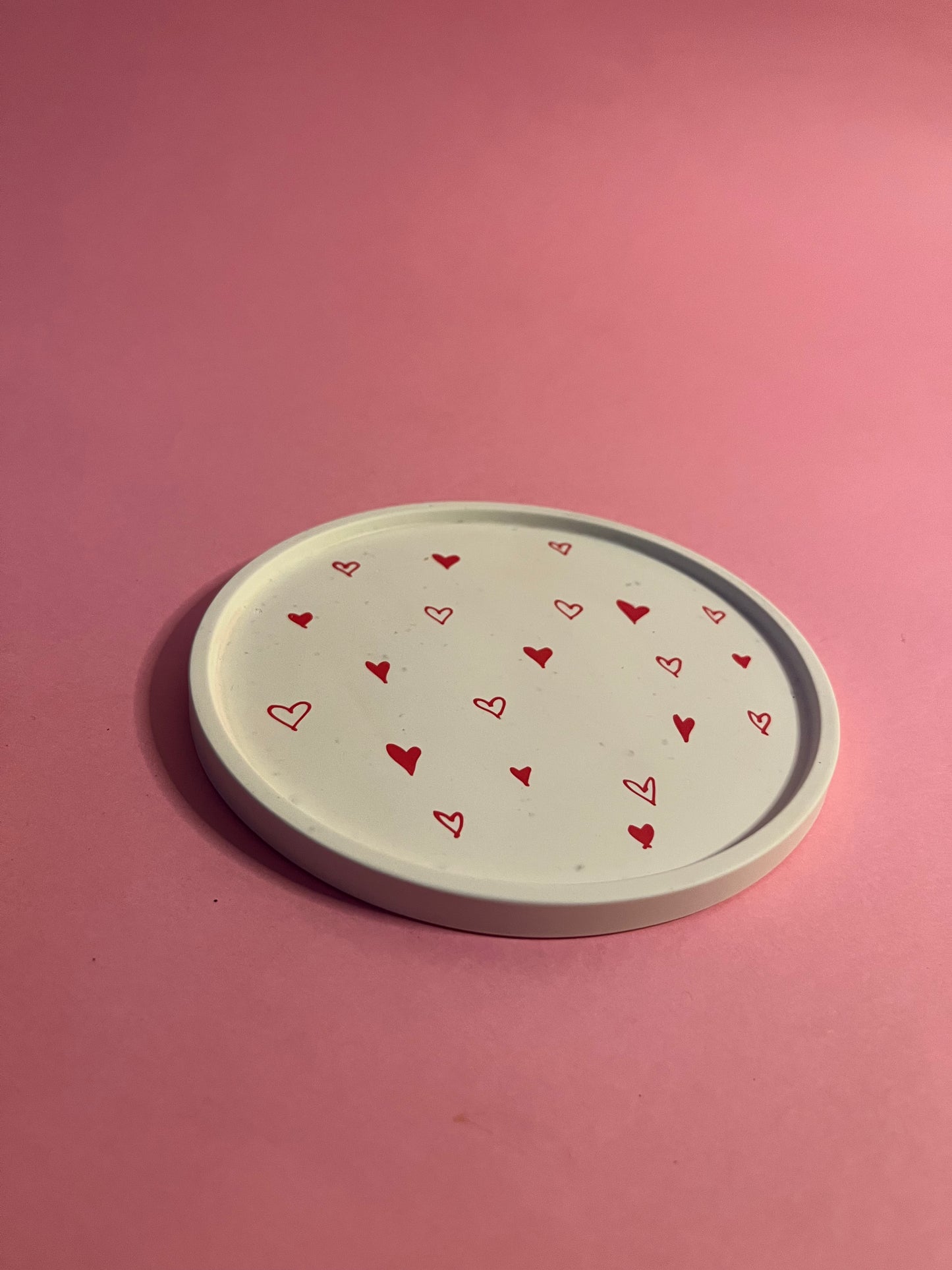 Plateau blanc coeur rouge