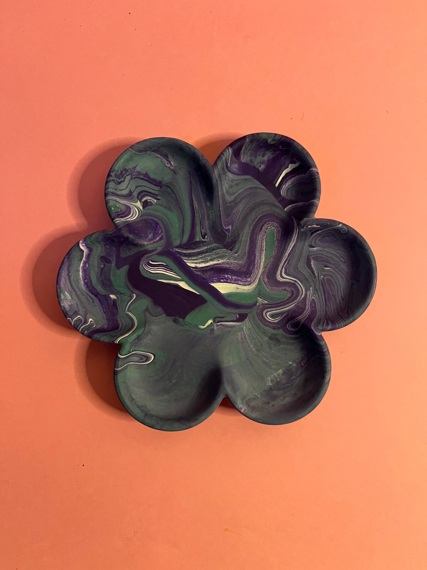 Plateau fleur mauve vert