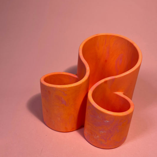 Porte crayons/pinceaux jesmonite rose et orange