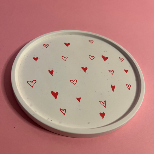 Plateau blanc coeur rouge